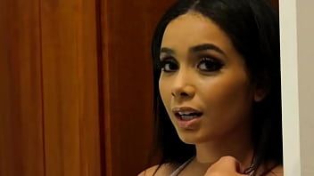 Reproducir Aaliyah hadid finalmente follada por su padrastro - película completa en freetaboo.net