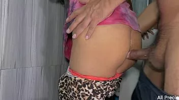 Reproducir Chica de 18 años me deja jugar con su culo en la primera cita - encuentra una chica para follar en sexfree.fun