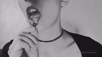 play Giantess impiedosa come minúsculos indefesos
