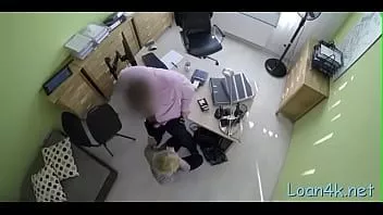 Odtwórz Pyszna młoda ukochana ma ochotę na pytona