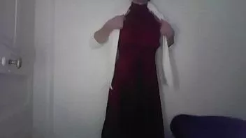 Odtwórz Twój ulubiony crossdresser bawi się po nocy na gali