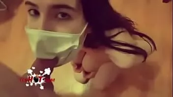 Oynat Güzel esmer mutfakta oral seks yaptı