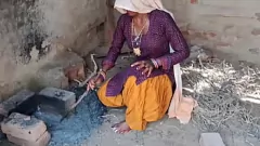 播放 Desi Bhabhi穿着Salwar西装的粗糙肛门会议