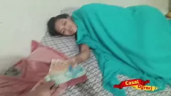Afspelen Daddy Leo Ogro claimt stiefmom Karina Mello's strakke tiener poesje voor slechts $ 210