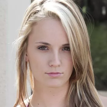 قناة Sara James