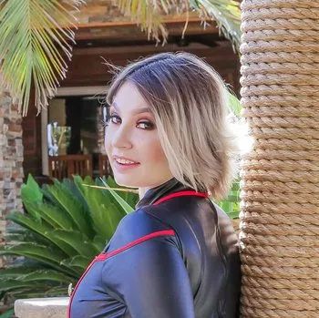 Gwiazda porno Cara May