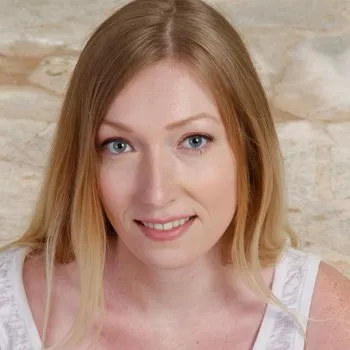 قناة Tegan Riley